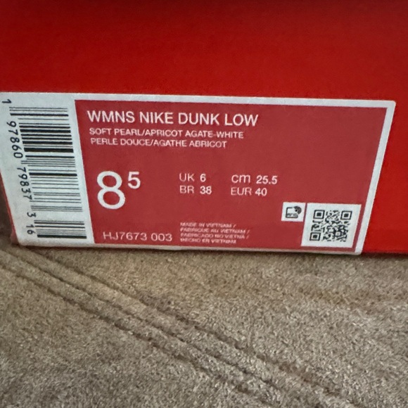 Nike Coral and White Low-Top Sneakers - Picture 3 of 4